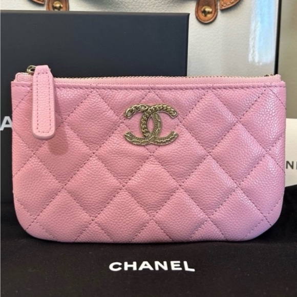 CHANEL Handbags - Chanel Caviar Quilted Mini O Case card holder pouch nwot full inclusion